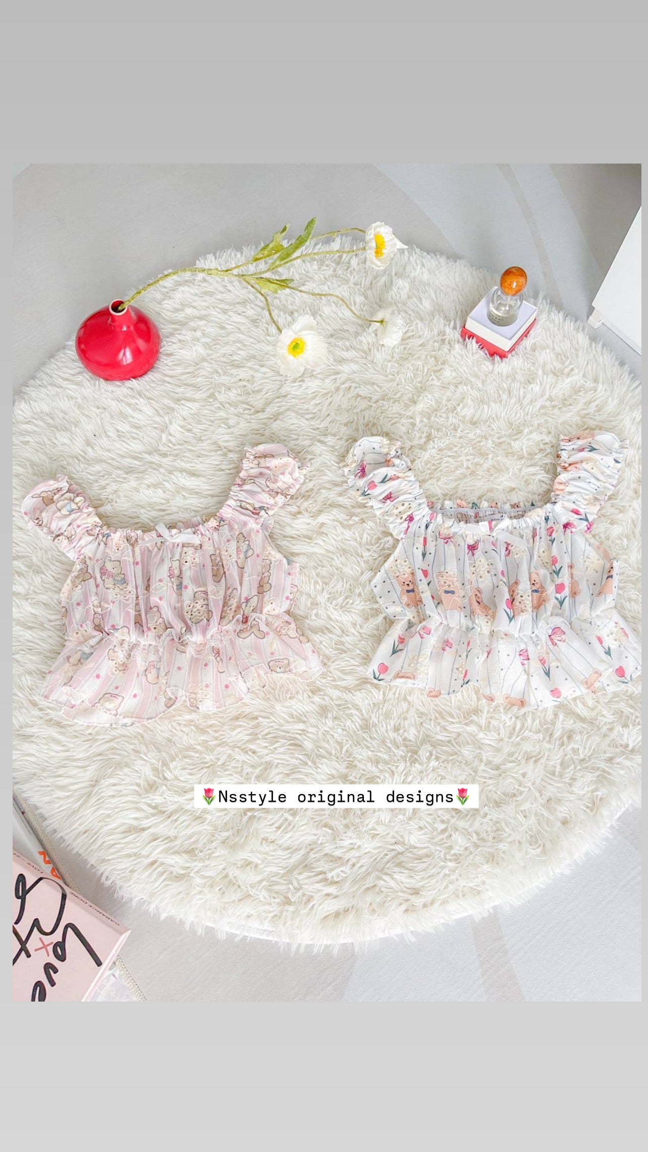 🌸Elly Tops 🌸 

 

color: white 🌸 pinks 🎀