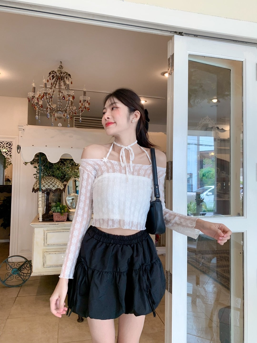 🎀 Annabell tops 🎀

Color : white  / cream   / black

Size :