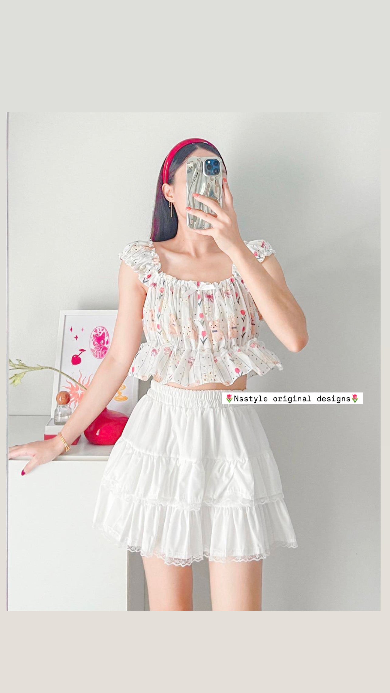 🌸Elly Tops 🌸 

 

color: white 🌸 pinks 🎀
